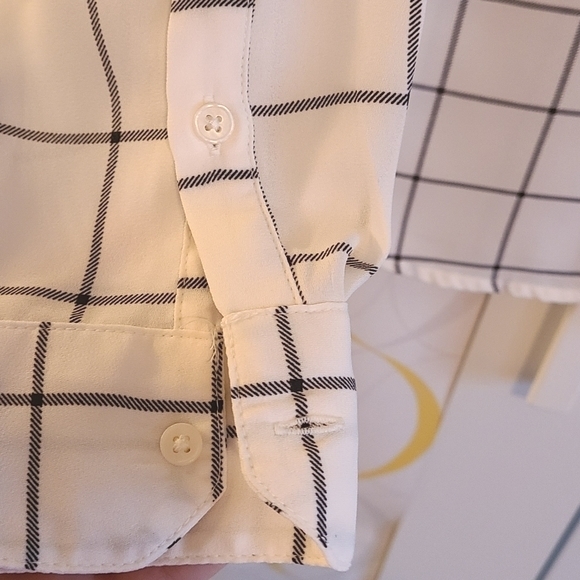 Banana Republic Button-up Blouse (sz L, ivory/blk) - Picture 3 of 5